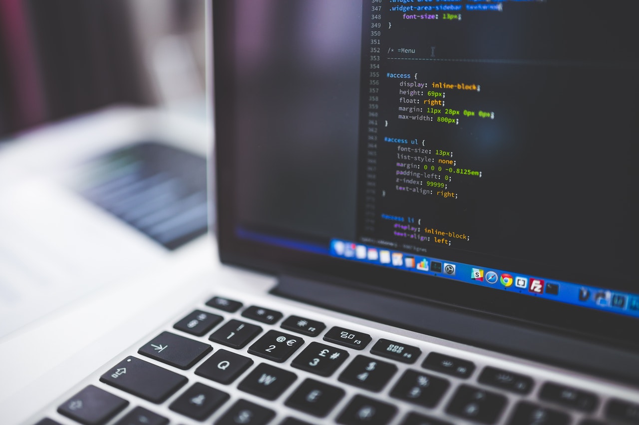 close-up-code-coding-160107